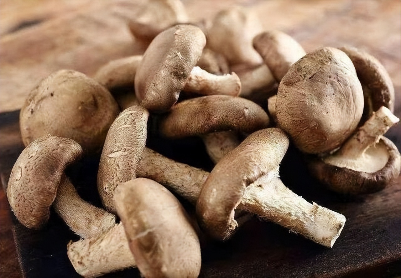 医生建议这四种水果尽量要少吃,医生建议三种食物少吃