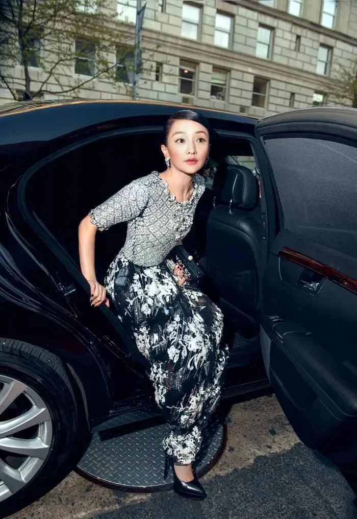 不是她上了这杂志封面，都差点忘了周迅也曾在时尚圈呼风唤雨