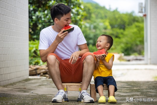 武磊去青训基地,武磊帮助青训