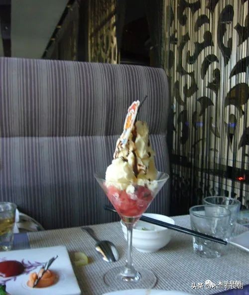 我给学生起名綦盐胜雪和高目寻芳，看这名字酷不？