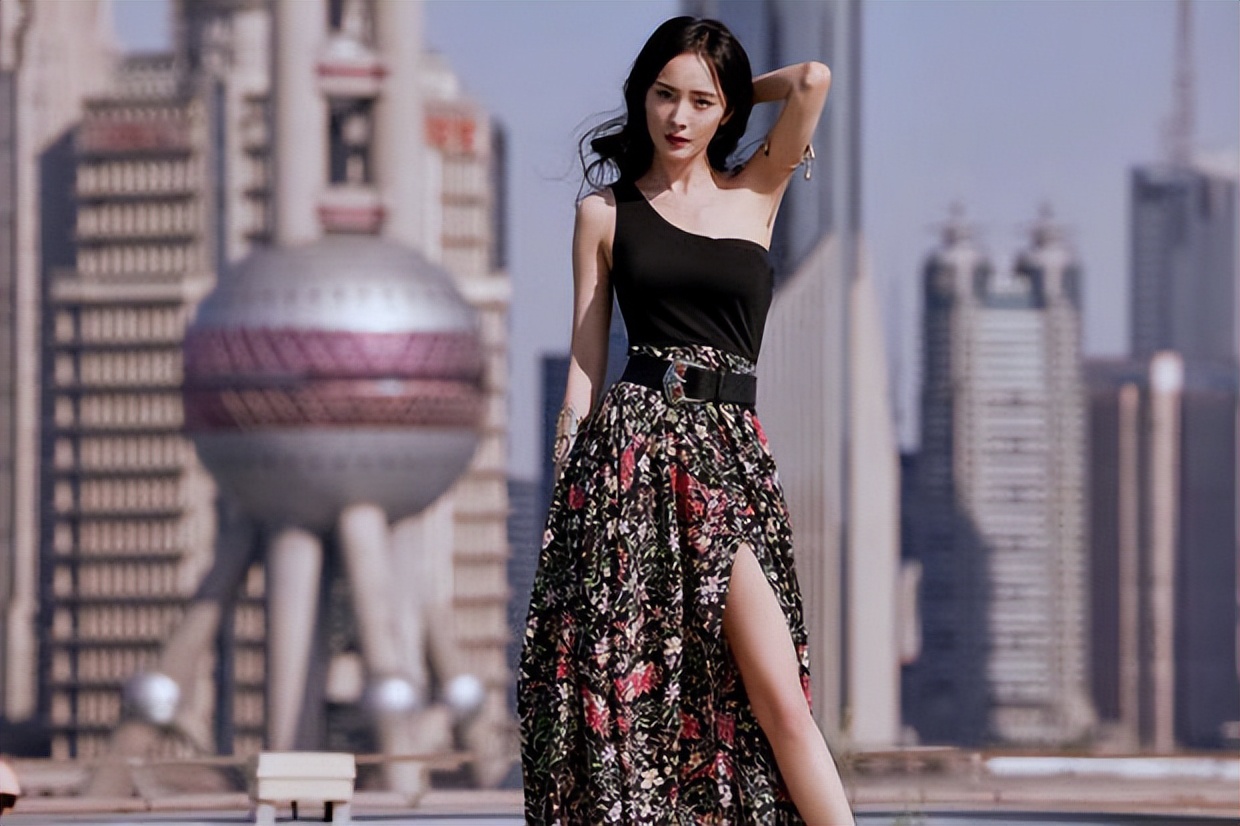 京城四美*冰白**：献媚成龙获杨受成独宠，下嫁男模却遭郑元畅*爱夺**