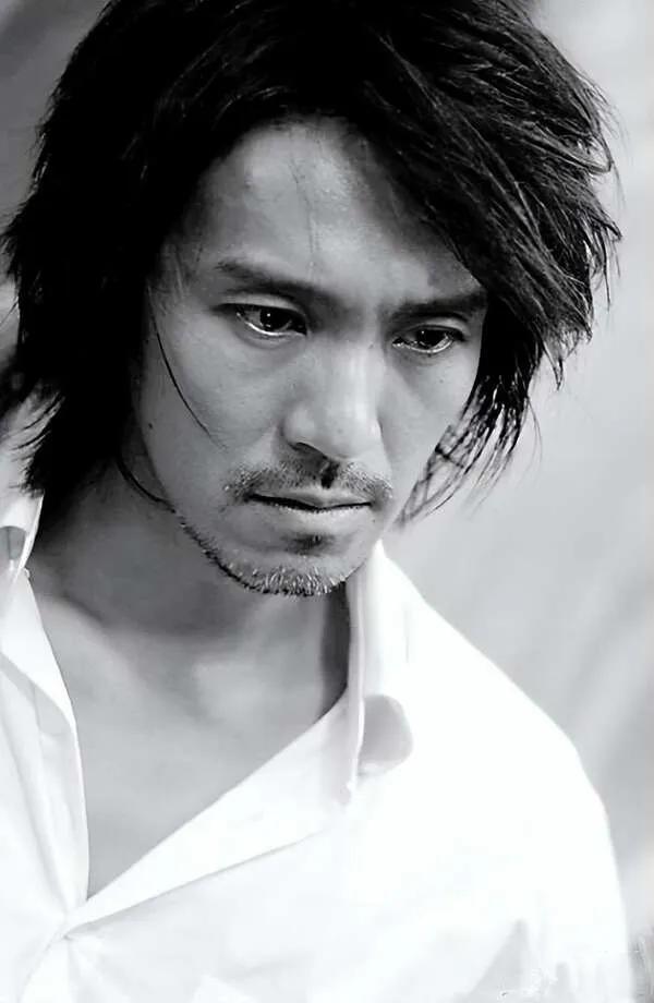 20位离婚至今没结婚的男星,至今未婚的十位大龄男星