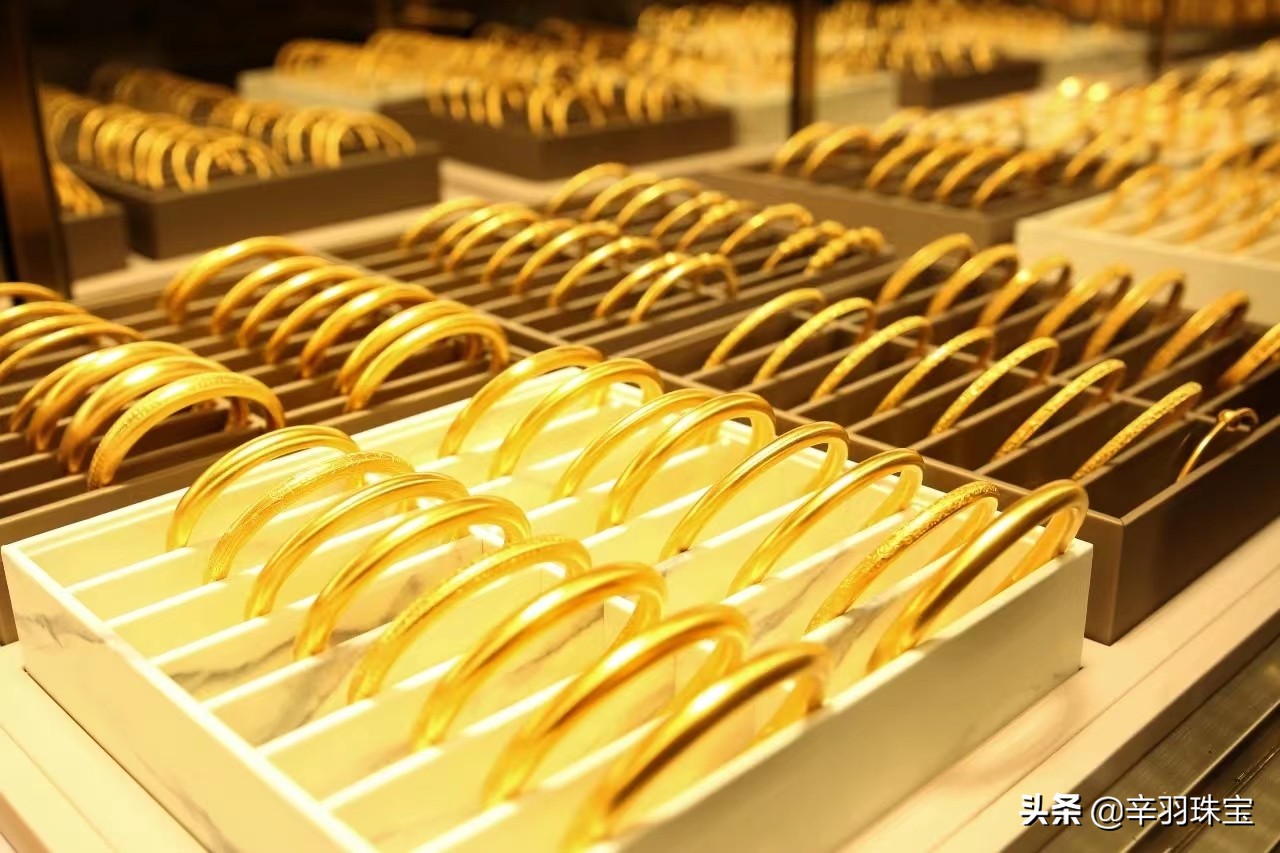 黄金国际金价372,金价下跌到372是什么时候