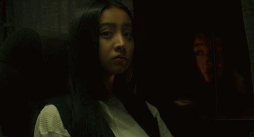 白发老妇在血色中“一夜回春”?通过杀戮释放欲望,只能说太奇葩