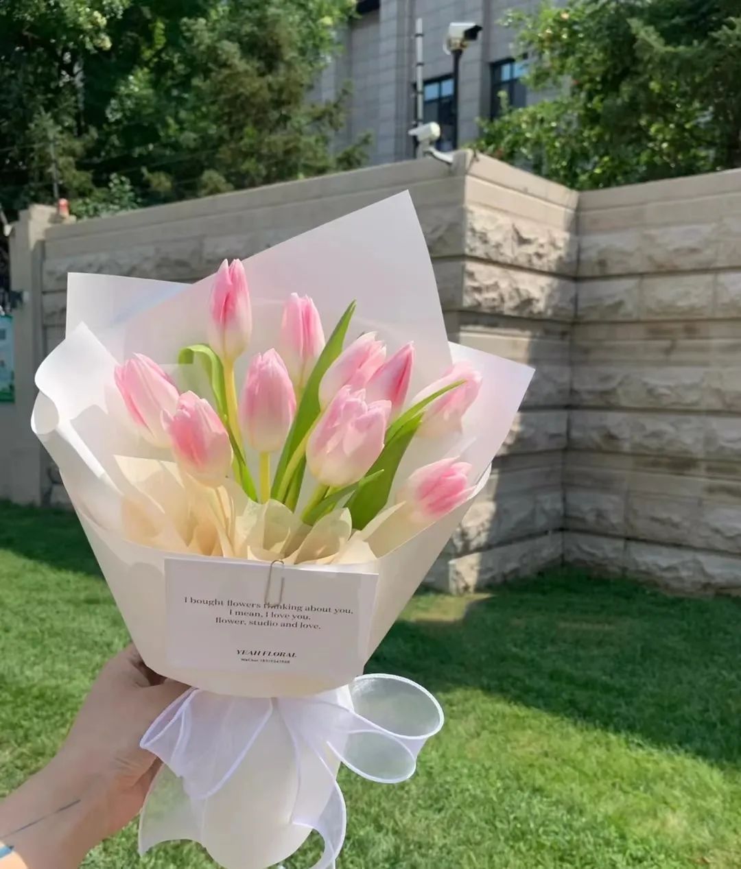 情人节送花送点酒,情人节送花不知道要送什么