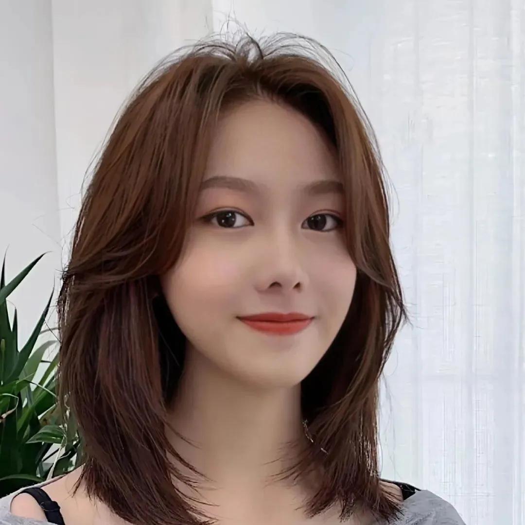 高层次锁骨发中长怎么剪,高层次锁骨发中长怎么造型