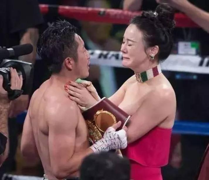 把自己整成蛇精脸,整成蛇精脸真的漂亮吗