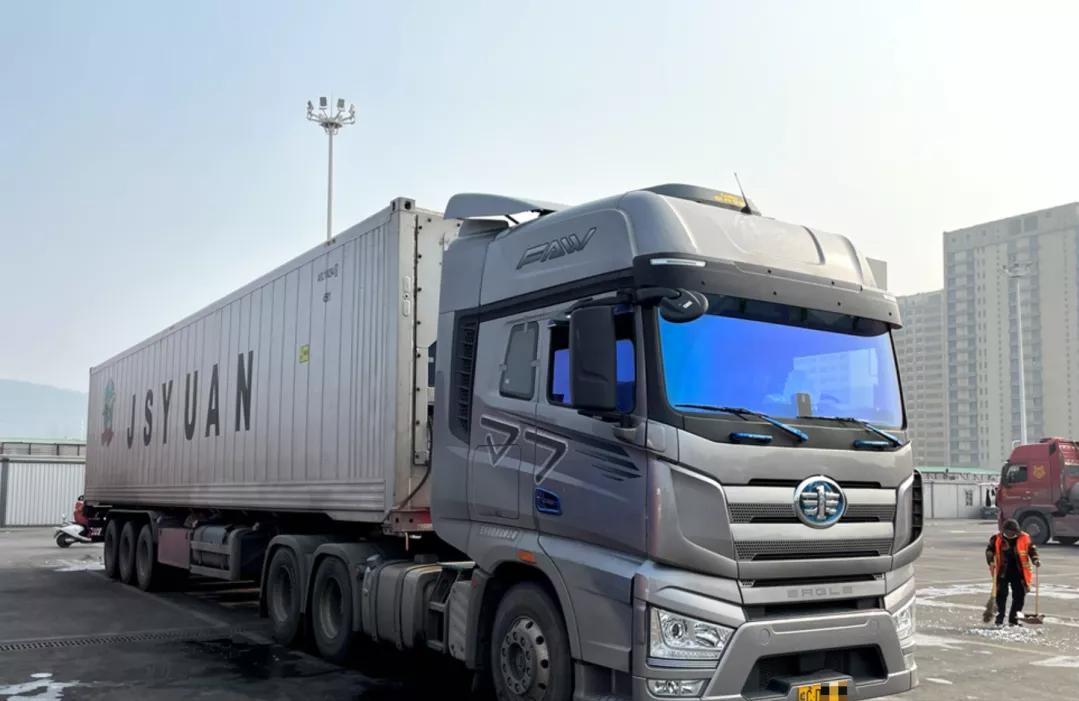 临近过年货运行业,货车物流高峰期