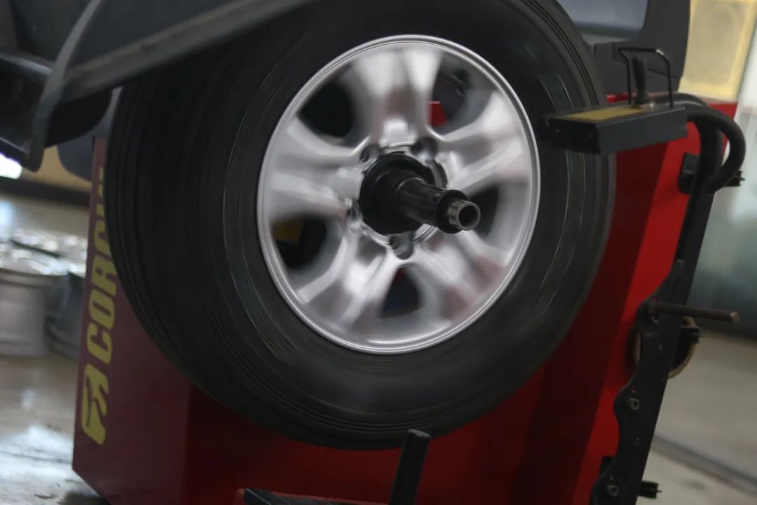 翻新陆巡lc100,陆巡lc100老款改装新款最佳案例