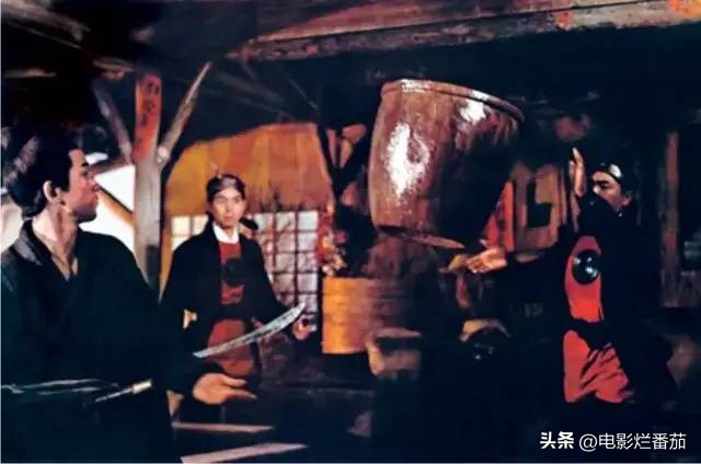 80年代风起云涌，90年代枭雄辈出，香港电影终在2002划上不甘句号