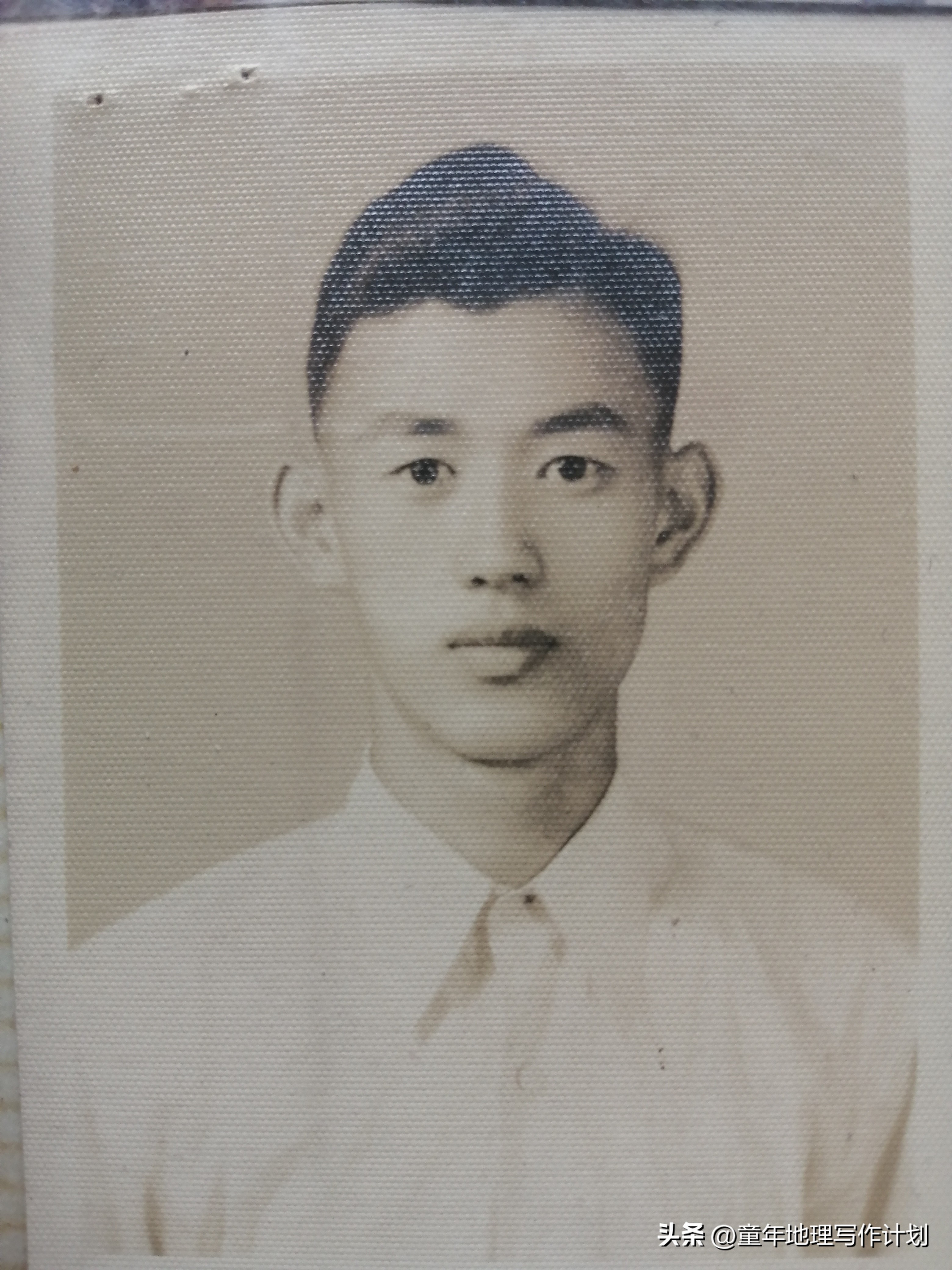 童年地理||张文泰|大连西岗区街心公园的旋转木马和少年伙伴