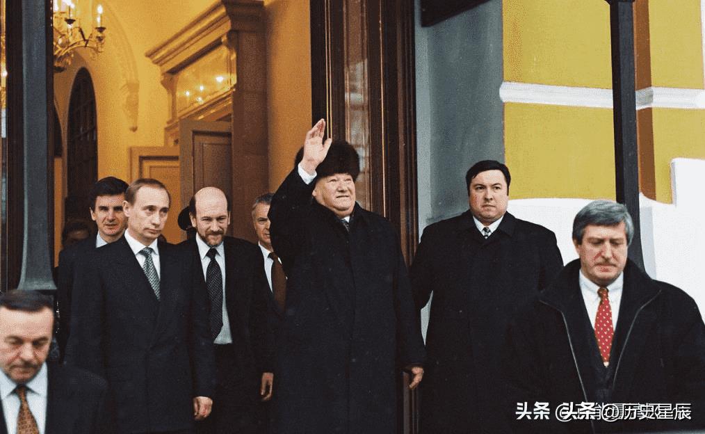 【晚清*楼青**旧影】*楼青**女媚态百出，丰乳肥臀，风情难挡！