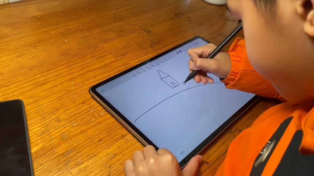 老陈爱刷机：小米澎湃0S系统最新更新的分屏功能，非常好用