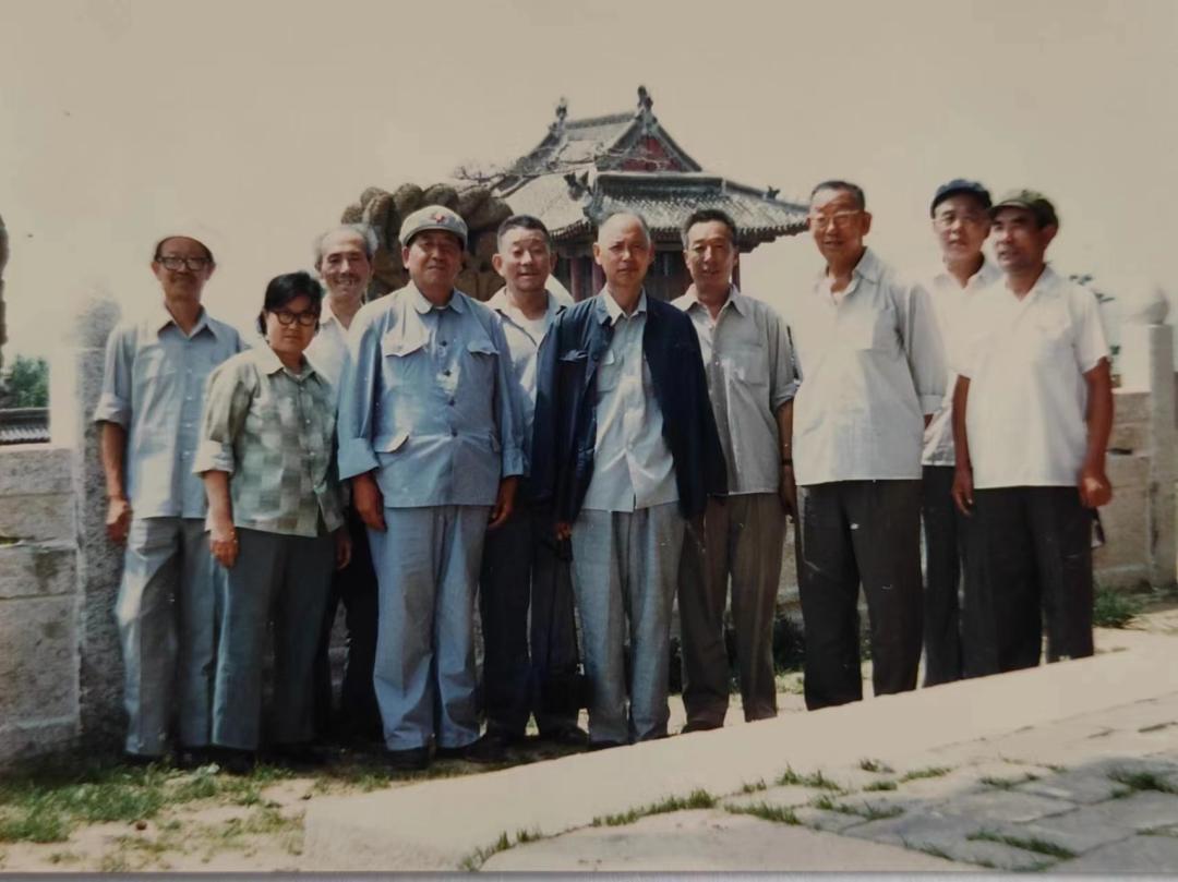 何斌湖北民族大学,何冰仁者无敌