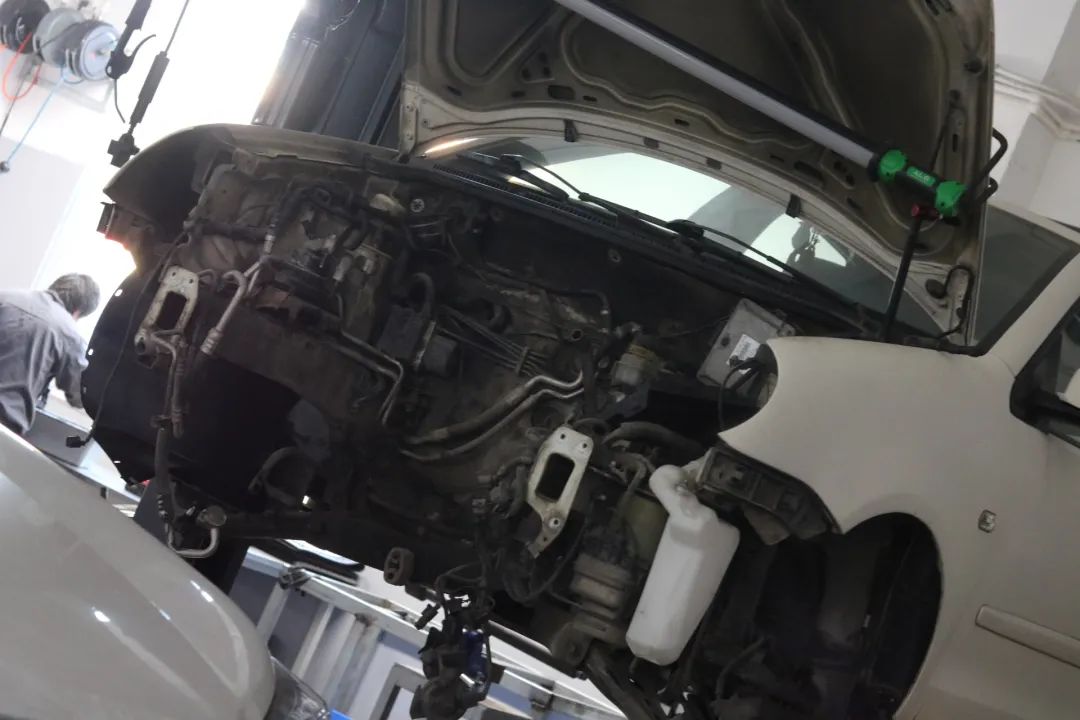 老款大众polo拆解内饰全过程,旧polo翻新视频