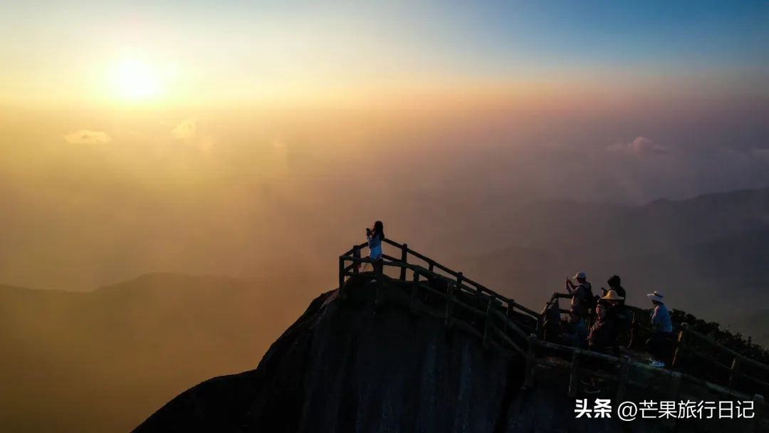 广州周边发现人少景美的地方，是华南第一峰，在广西桂林