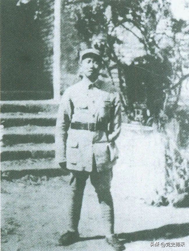 彭绍辉：参加了三个方面军长征的独臂开国上将，因反对张国焘险些被枪毙，毛主席称其比孔夫子还高明