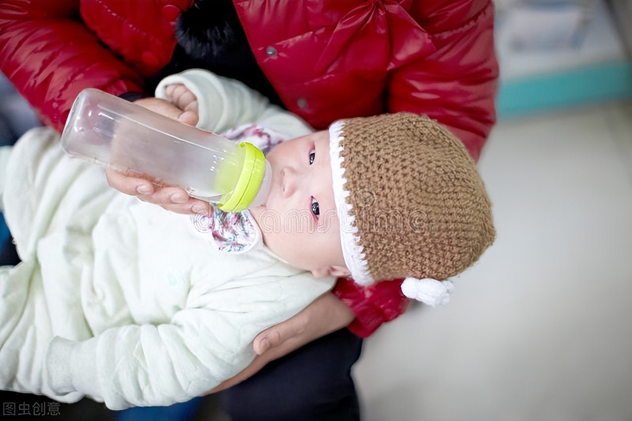 宝宝不爱喝水怎么办如何正确喂水,宝宝不爱喝水怎么样才能让多喝水