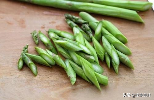 芦笋深绿色好还是浅绿色的好,芦笋是绿色好还是红色好