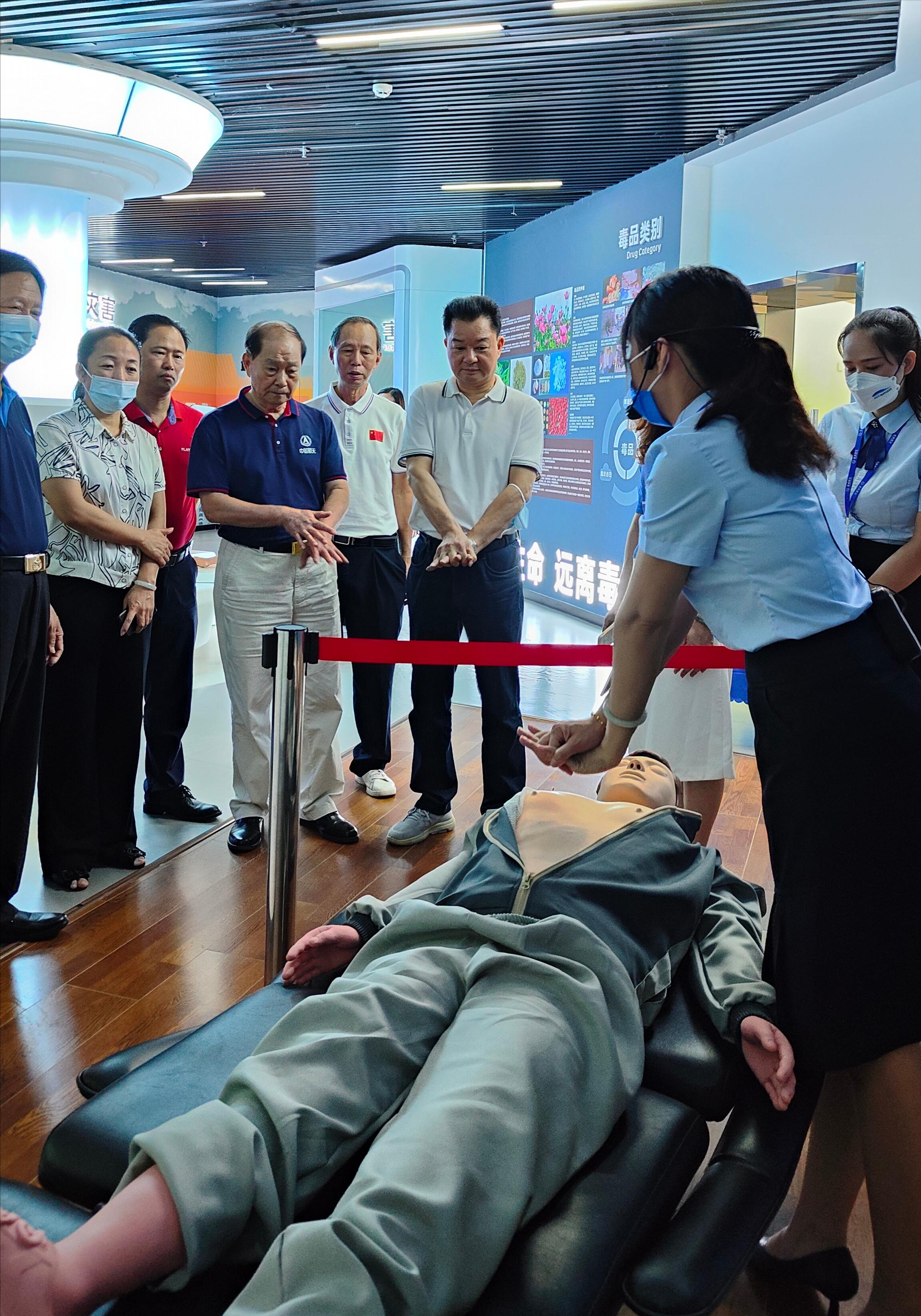 何质彬院士什么级别,何质彬院士进校园