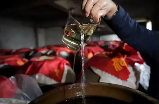 为什么都说白酒难喝,为什么酒精酒不能喝