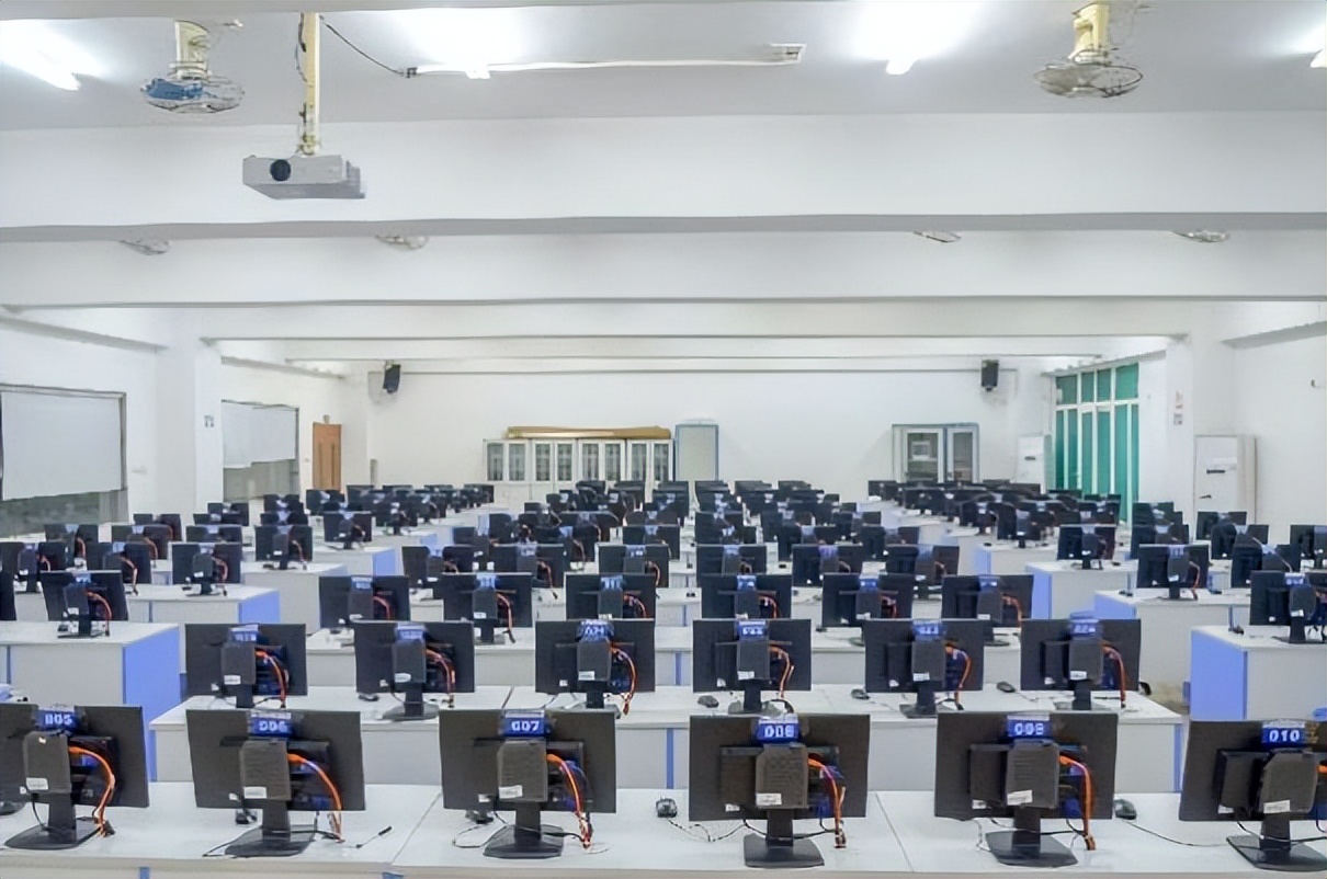 中山大学计算机学院专业有哪些,电子科技大学中山学院专业