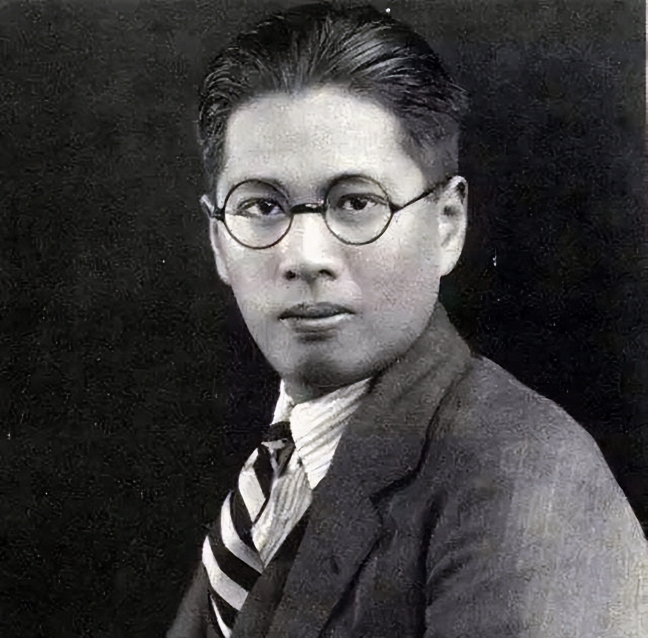 孔令侃为什么娶了二十多岁的女人,孔令侃为什么娶二十岁的女人