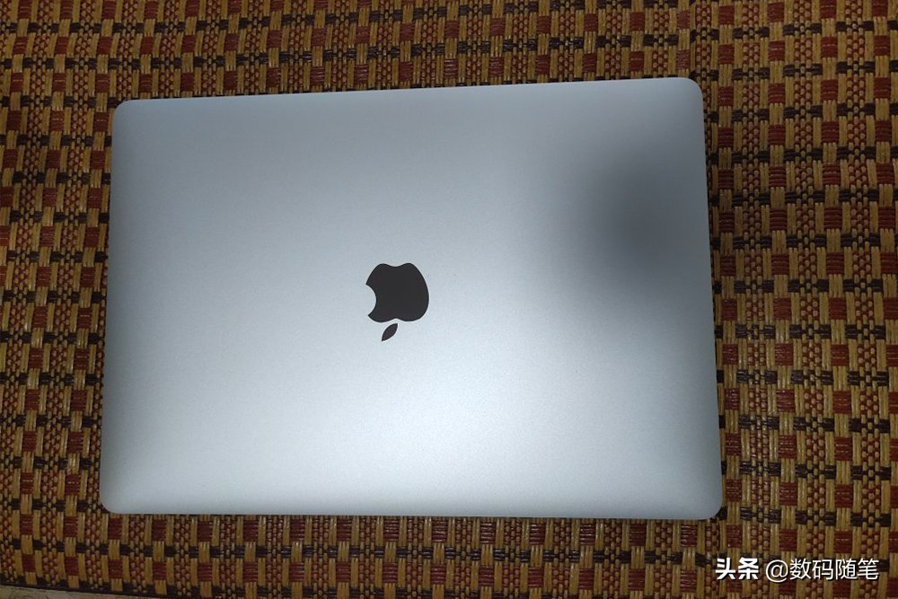 买笔记本电脑用苹果好还是华为好,笔记本电脑选华为好还是选苹果好