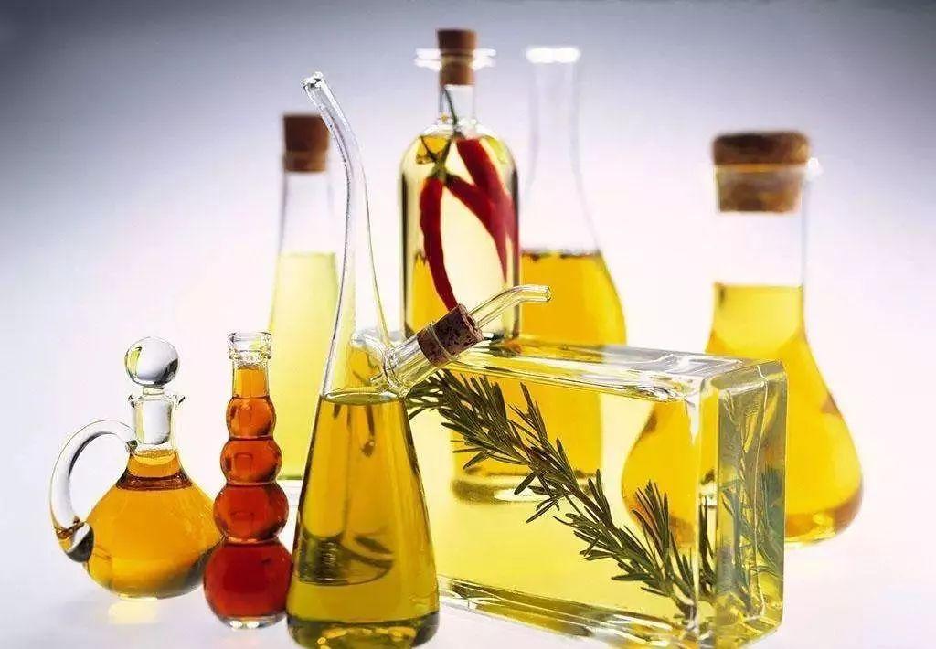 长期吃大豆油的危害有哪些,玉米油大豆油花生油哪个油更健康