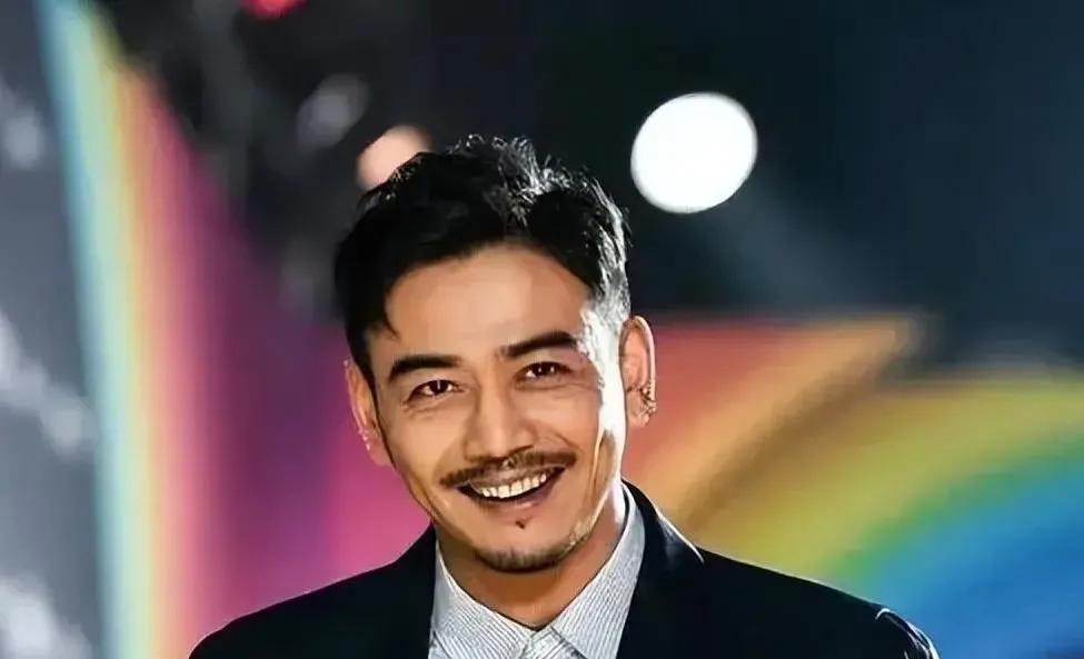 杨烁如何从爆红到销声匿迹,杨烁从年轻到现在颜值变化