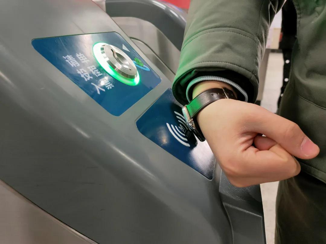 乘坐地铁可以用银联卡闪付吗,银联闪付乘地铁