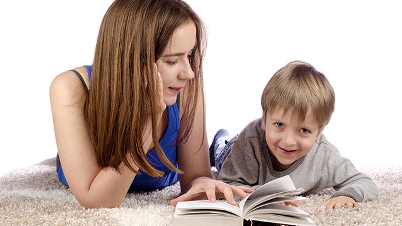 婴儿摔了头怎么判断严重不严重,宝宝摔了脸之后怎么判断有没有事