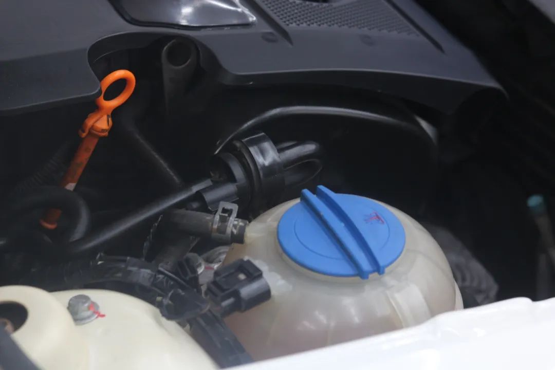 老款大众polo拆解内饰全过程,旧polo翻新视频