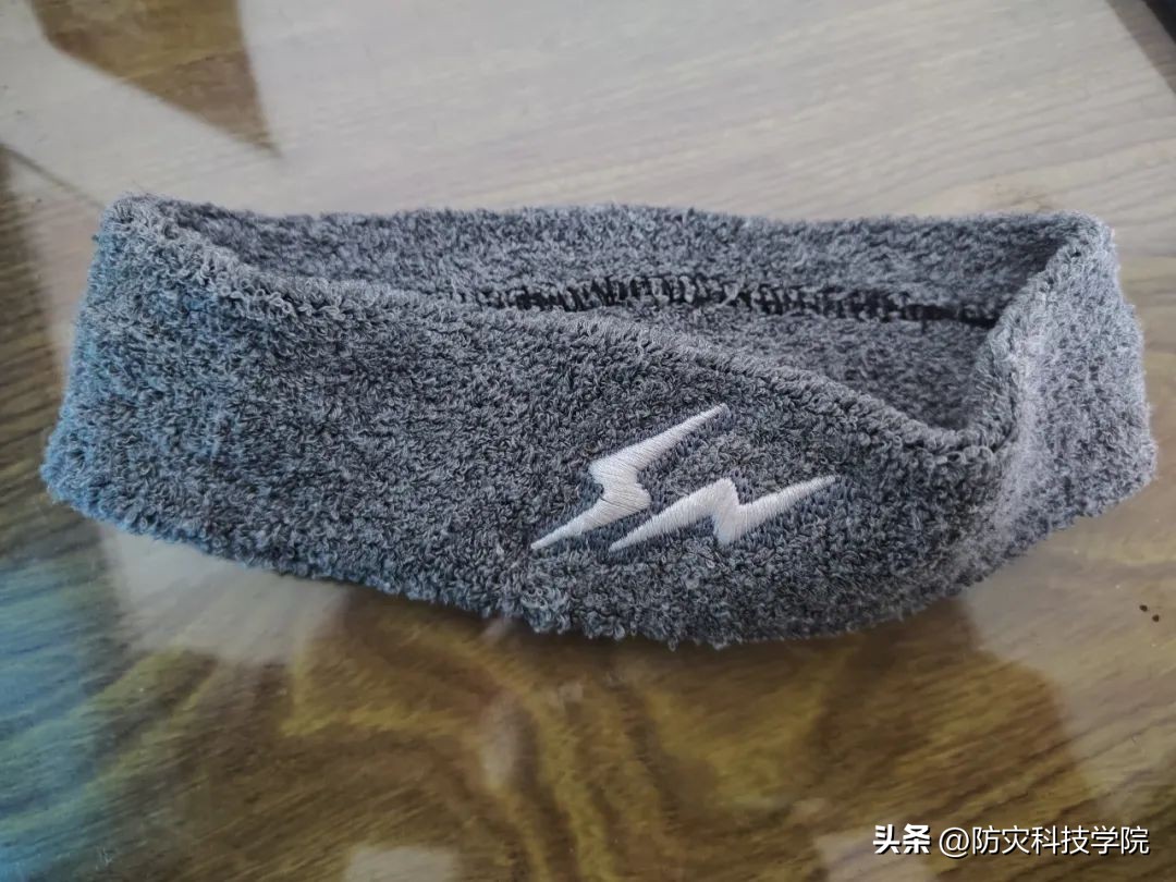 开学的行李箱里都有什么,开学了看看你们的行李箱