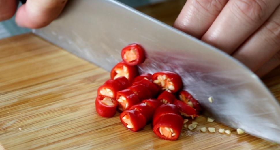 洗蛤蜊的方法,为什么用盐水泡蛤蜊不开口吐沙