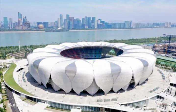 最大的体育场能容纳多少人,中国最大的10个体育场