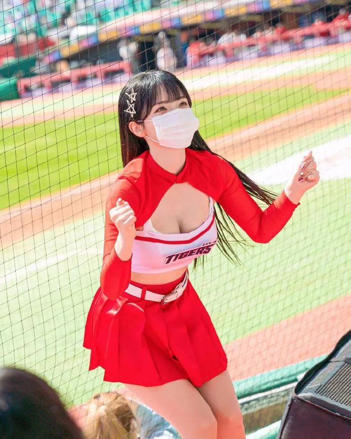 2018世界杯最美足球宝贝,世界杯韩国最火的足球宝贝图片