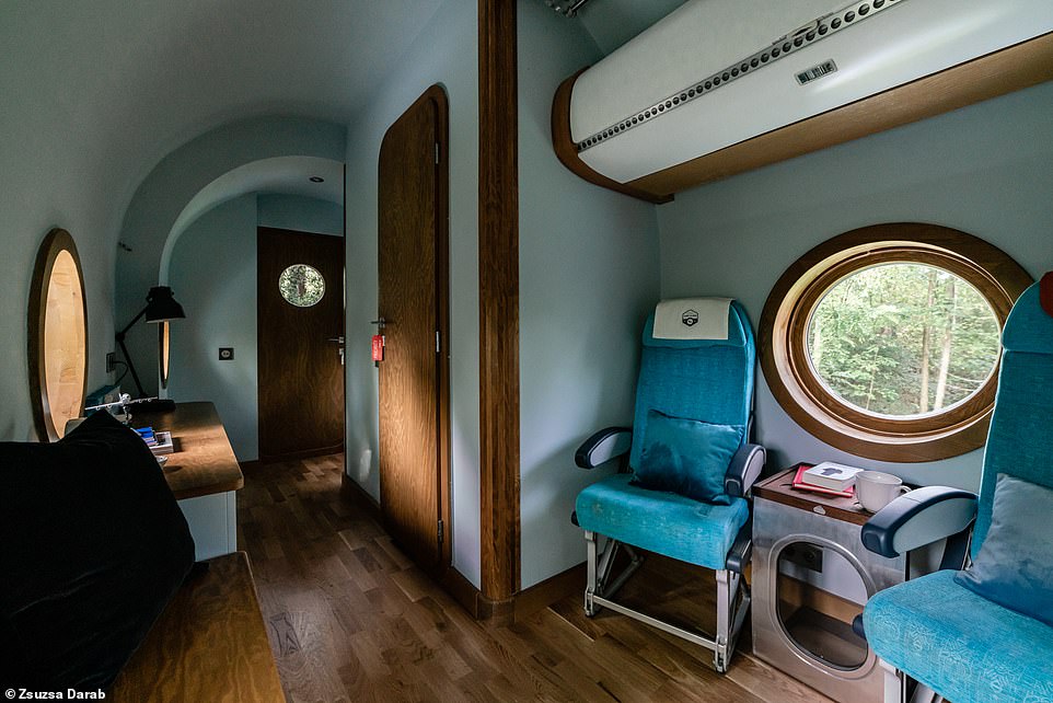 一个小女孩建造自己的房间,13岁少女自己设计制造飞机