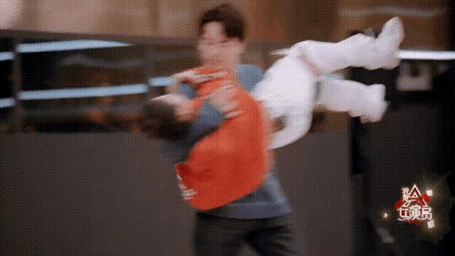 濂虫紨鍛樺垎浜棩甯告彮闇插ū涔愬湀鍐呭箷,濞变箰鍦堝亣鎴忔垚鐪熸瘉浜嗗灏戝コ鏄庢槦