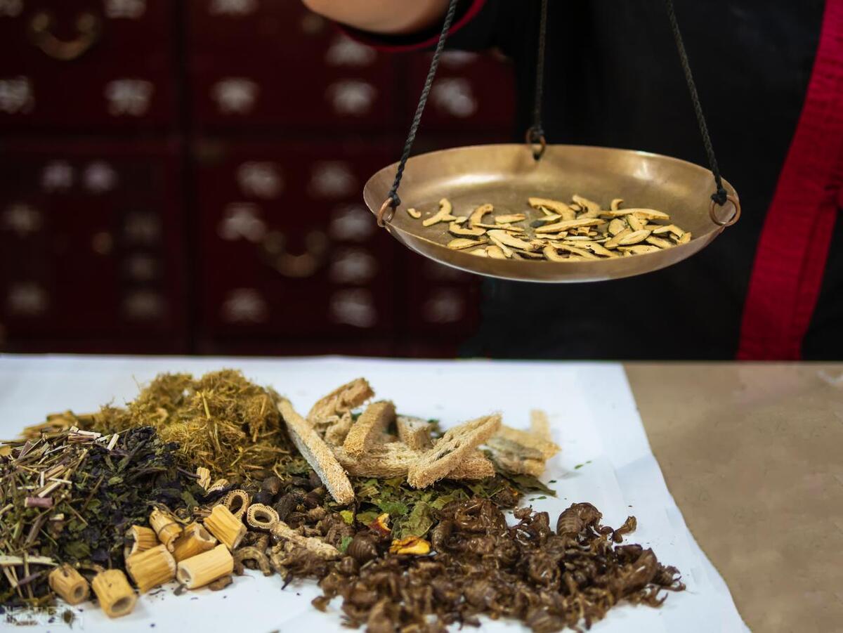 中草药引起的肝损伤不可忽视,中药的哪些成分会伤肝