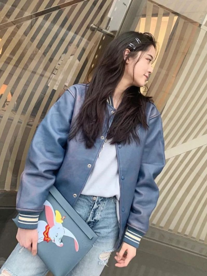 儿童用泫雅风彩色发夹怎么扎好看 (泫雅一字夹发夹佩戴方法)