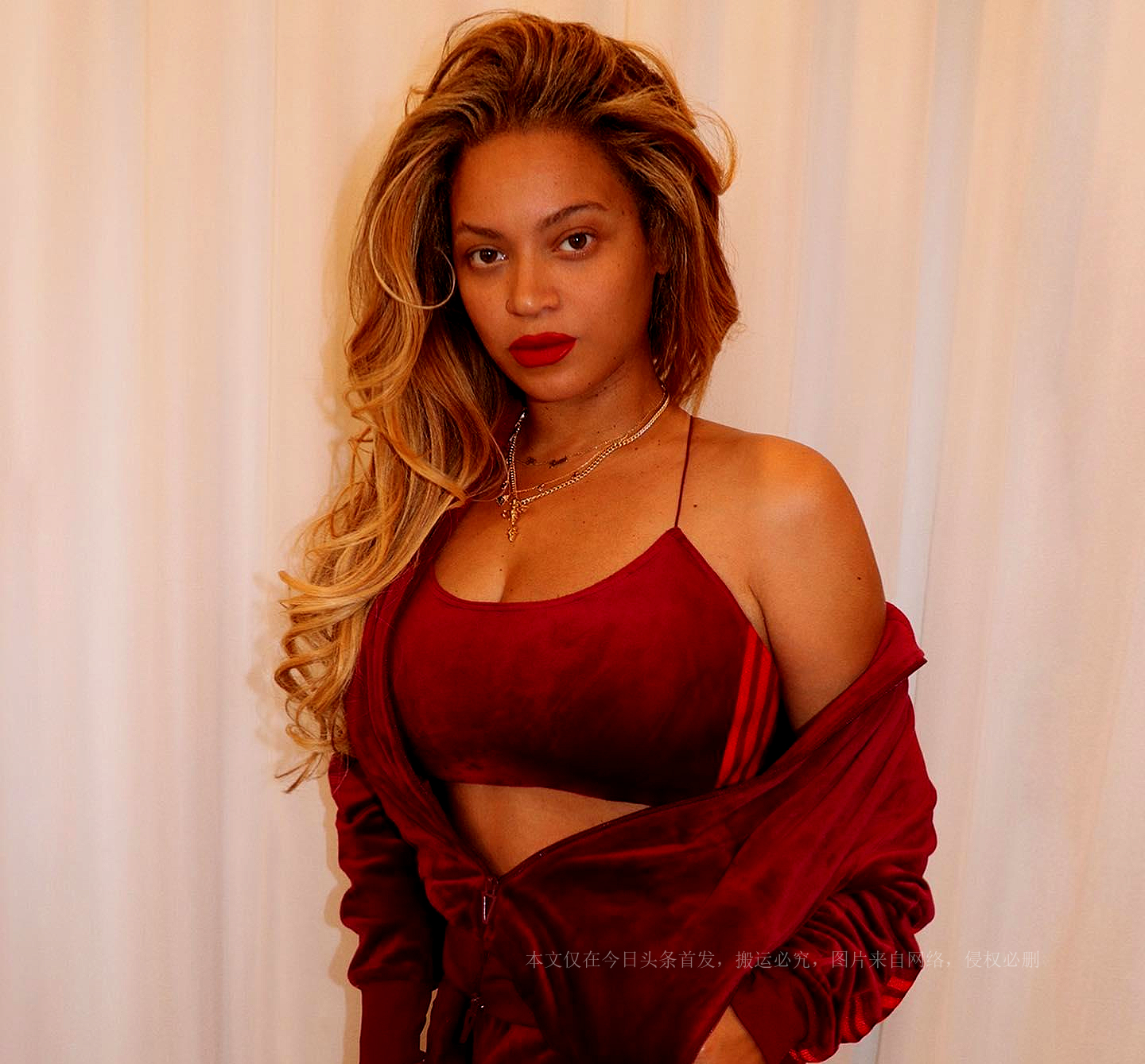 碧昂丝穿风衣跳舞,碧昂丝最新惊艳写真集