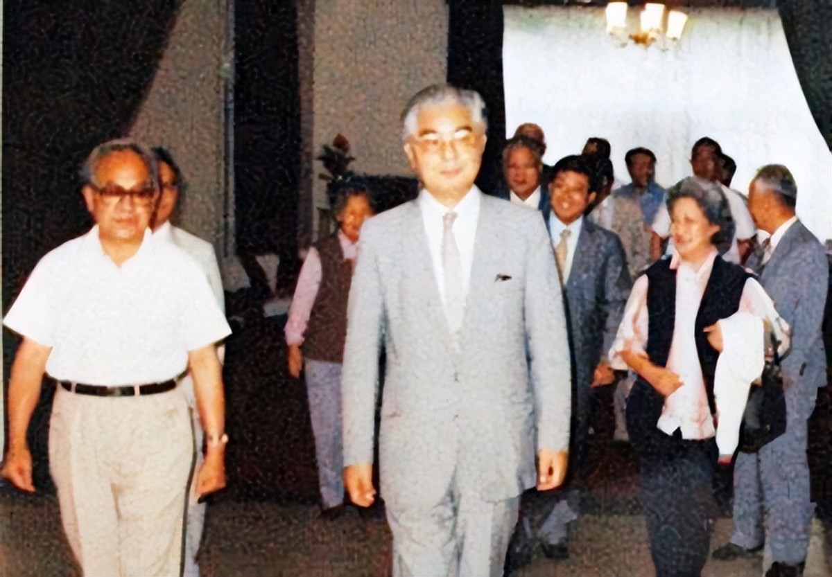 红色资本家荣毅仁:89岁在京逝世,留下4个子女,今独子身价百亿