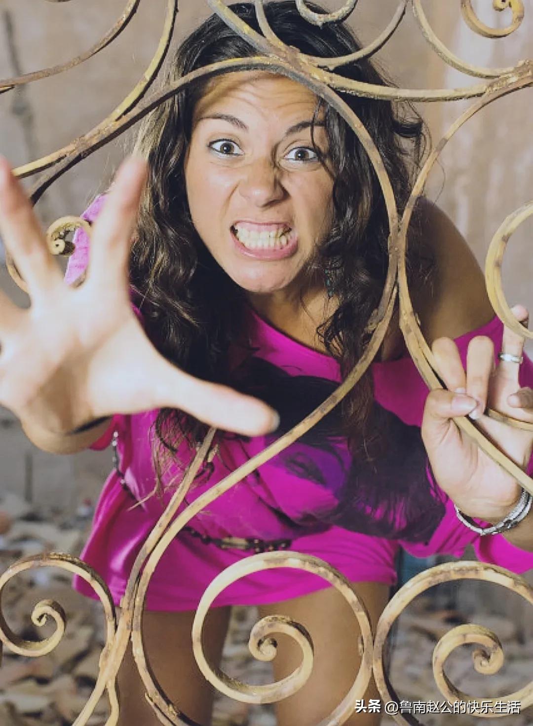 妙龄少女杀狱警养父,14岁少女杀害狱警养父