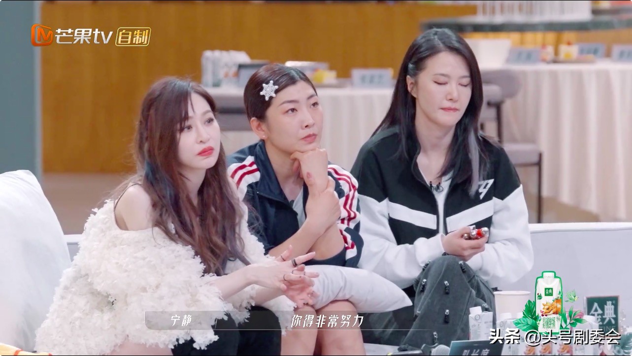 浪姐王心凌队长投票,王心凌和徐梦桃的金牌合影