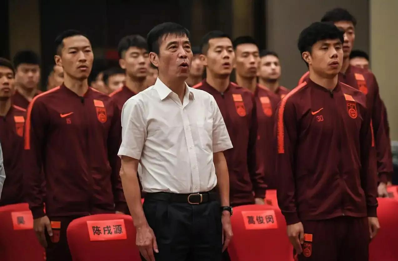 国足从“海参门”到“打牌门”:陈戌源天天打牌,队员与教练打架