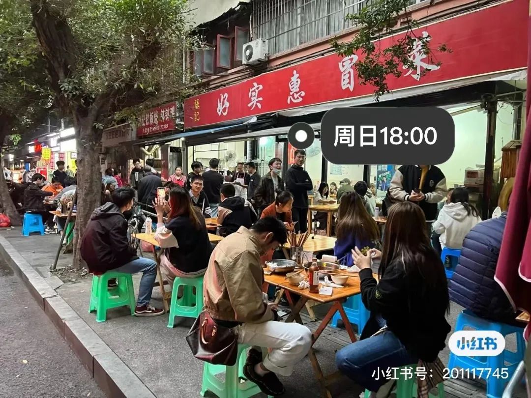 成都推三轮车上菜的苍蝇馆子,吃遍成都100家苍蝇馆子