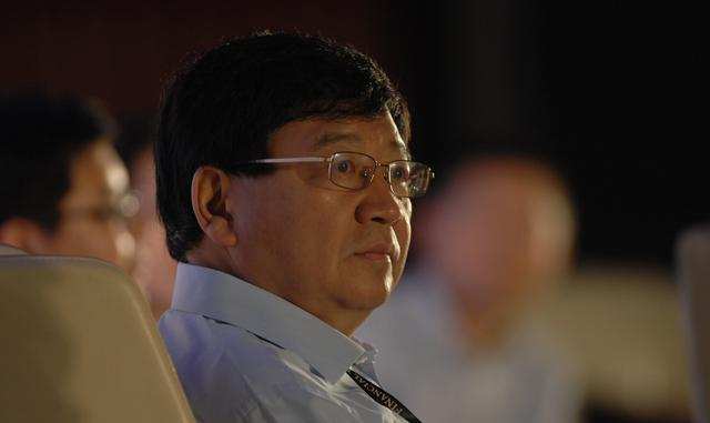 66岁江苏男人，曾是新东方合伙人，套现40亿离开，现在身家70亿