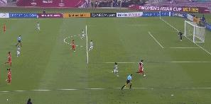 “头球建功的女足19号张琳艳,居然就是经常翘课的那位同学!”