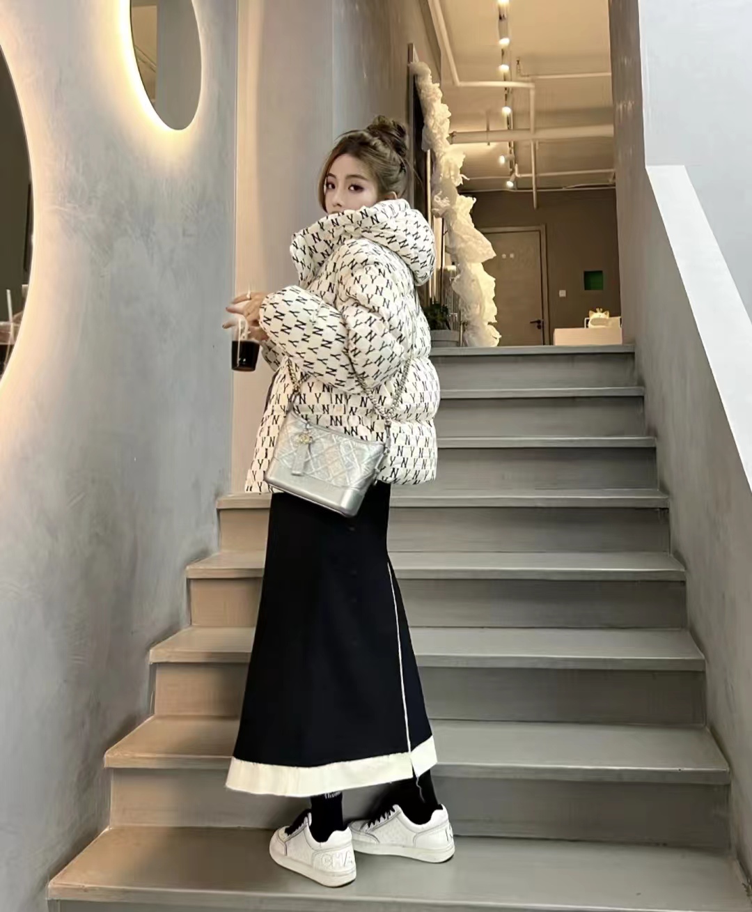 羽绒服搭配什么衣服保暖又好看,羽绒服的穿搭秘籍有哪些